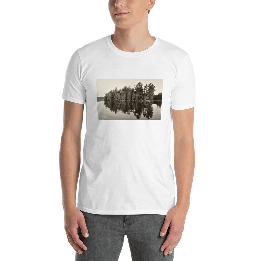 'An Island Oasis II' Short-Sleeve Unisex T-Shirt