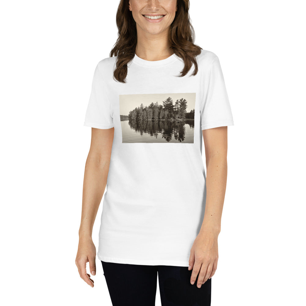 'An Island Oasis II' Short-Sleeve Unisex T-Shirt